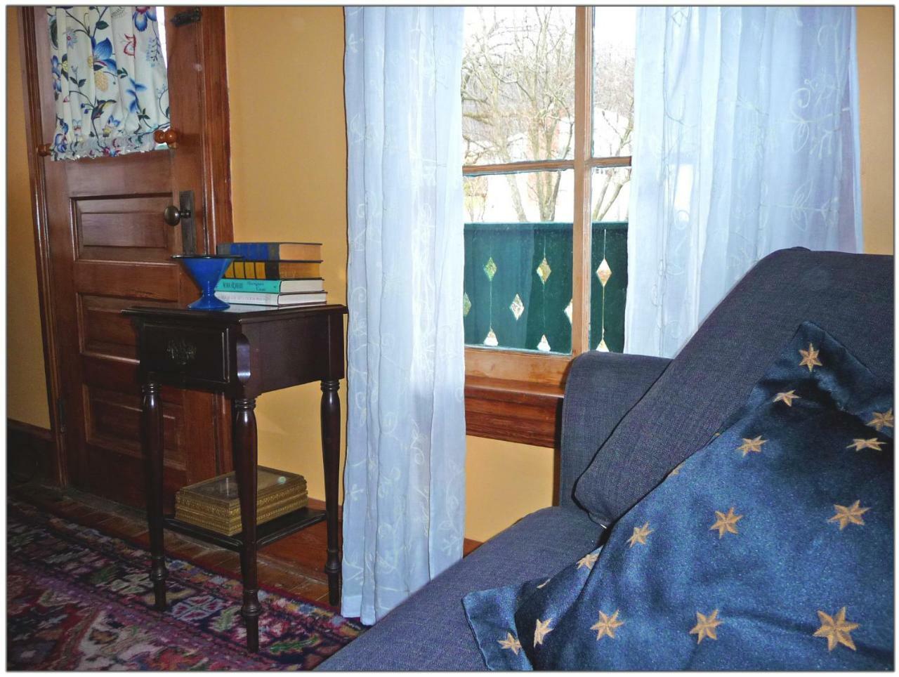 Amethyst Inn Adamstown Екстериор снимка